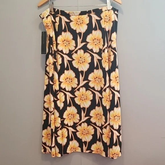 Jones New York Black Floral pull On Skirt Sz 2X - Picture 4 of 7